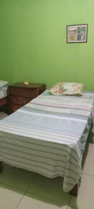 Cheerful 2-Bedroom Home In Falmouth Garden ภายนอก รูปภาพ